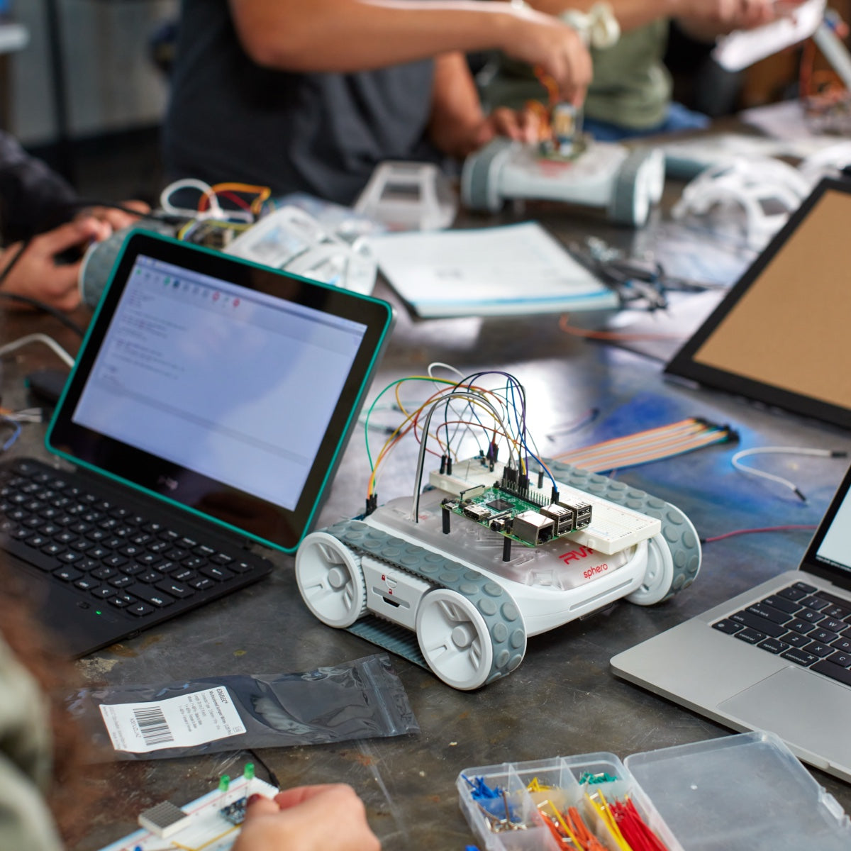 Sphero RVR+ Class Pack Bundle (x12 RVR+ Robots/x24 Students) – Sphero ...
